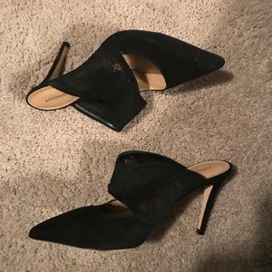 Antonia Melani Pointed Pumps